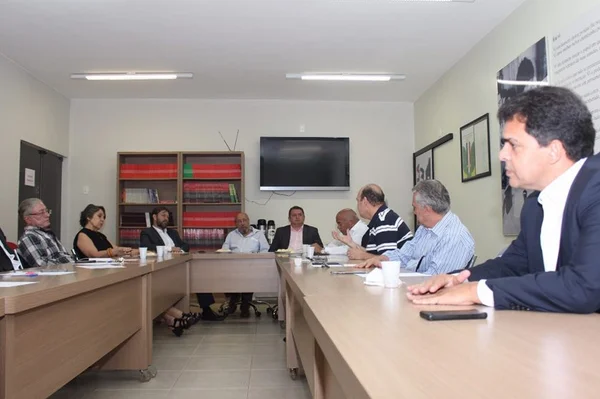 PT e PDT costuram aliança para eleições de 2018