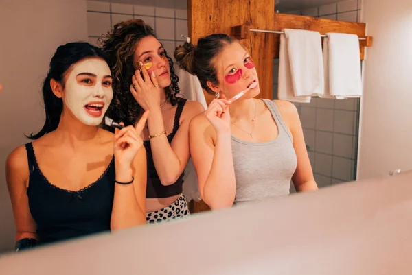 Skin flooding: técnica popular no TikTok pode prejudicar a pele