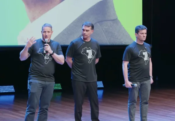 “O PT da Bahia acaba de ser implodido pela PF”, reage Flávio