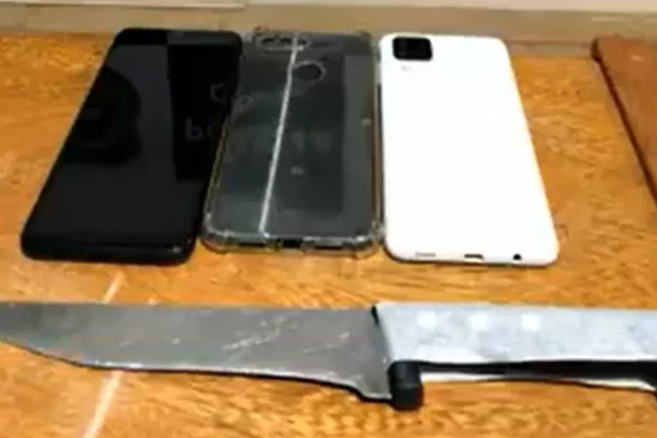 celulares e faca utilizada em assalta planejado por namorado para comover namorada e evitar término em goiás