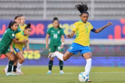 Kerolin marcou o seu primeiro gol de pênalti