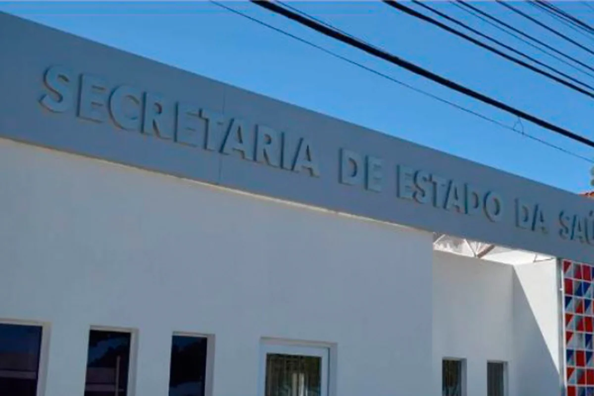 A PF afirma que Paulo Fernando, de 25 anos, é sócio-administrador da Max Med, empresa que mantém contratos com a Secretaria de Estado da Saúde de Alagoas. A PF afirma que Paulo Fernando, de 25 anos, é sócio-administrador da Max Med, empresa que mantém contratos com a Secretaria de Estado da Saúde de Alagoas.