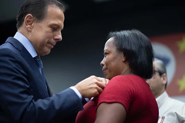 São Paulo faz homenagem aos que ajudaram vítimas do ataque em Suzano