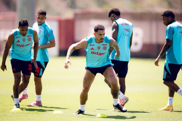 Imagem colorida do treino do Flamengo