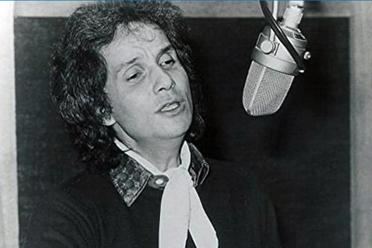 Roberto Carlos compôs a canção Emoções, uma das mais aclamadas da discografia, na década de 1980 Roberto Carlos compôs a canção Emoções, uma das mais aclamadas da discografia, na década de 1980