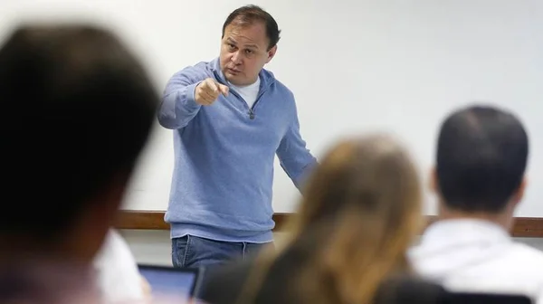 Para juiz, há “fortes indícios” de união entre hackers para violar autoridades