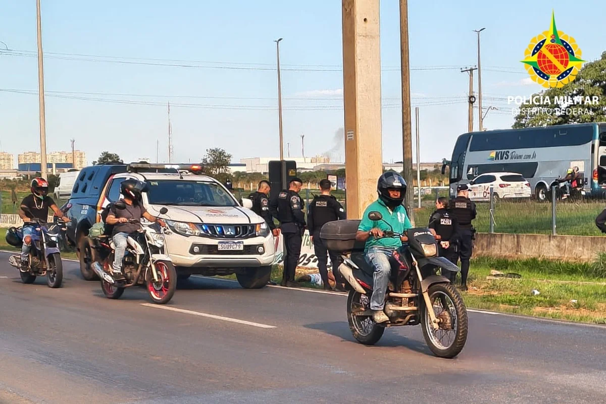 Homem mata mulher e se joga de passarela durante fuga no DF