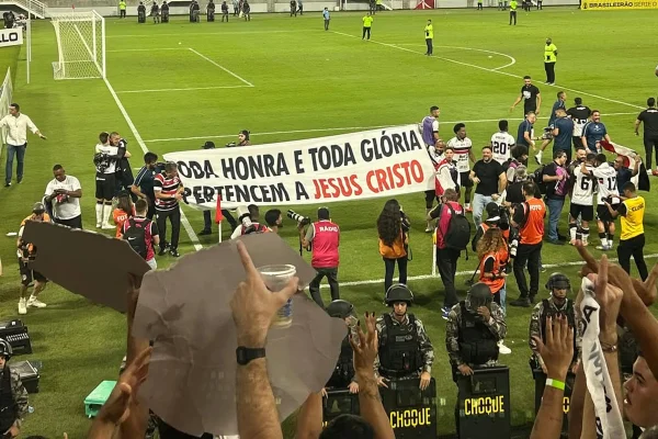 Festa da torcida e do time do Santa Cruz pela classificação na Série D