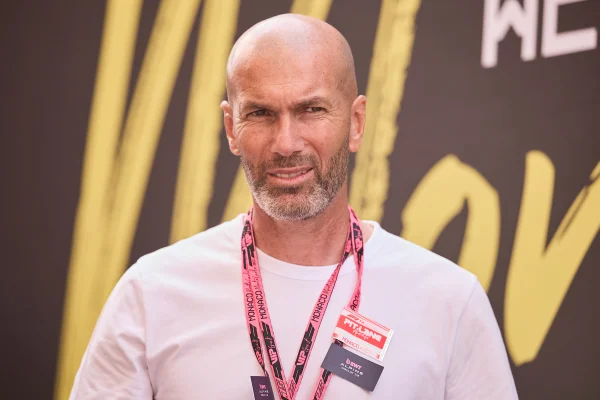 Foto colorida de Zidane - Metrópoles