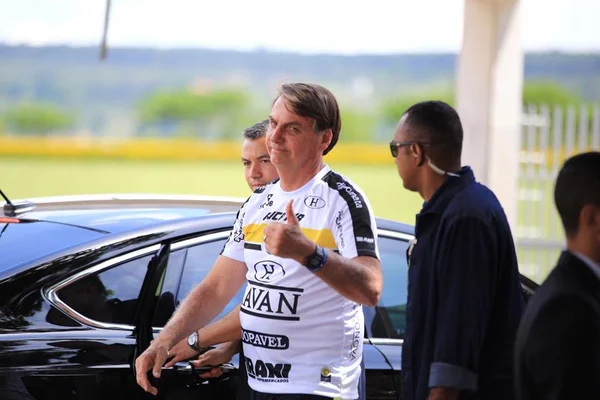 “Quero começar bem o ano”, diz Bolsonaro no primeiro dia de 2020