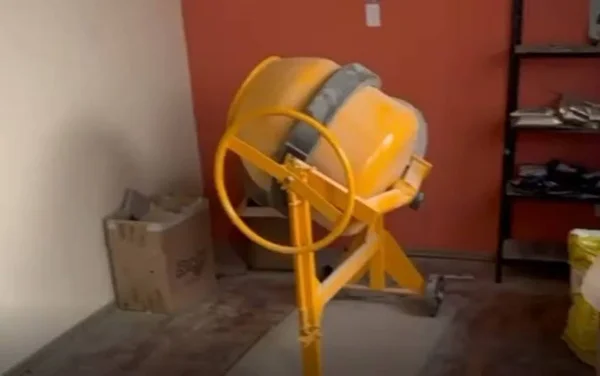 imagem colorida betoneira era usada para misturar substancias de remedios falsificados