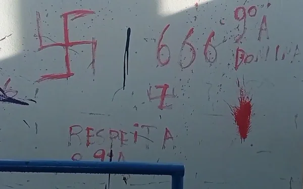 Escola amanhece com pichações nazistas