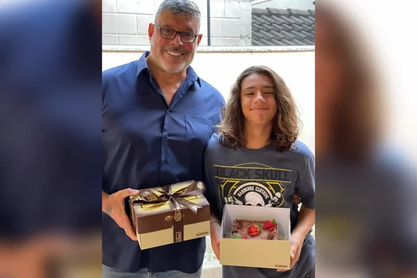Enzo Frota se dedica ao surfe com o apoio do pai Alexandre