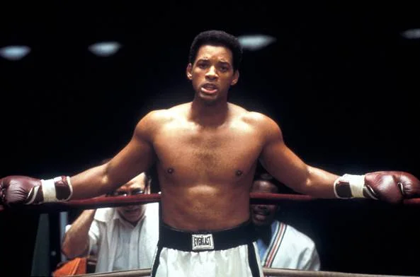 Will Smith entregou uma das melhores atuações da carreira em "Ali" (2001), no papel do lendário boxeador: primeira indicação ao Oscar Will Smith entregou uma das melhores atuações da carreira em "Ali" (2001), no papel do lendário boxeador: primeira indicação ao Oscar