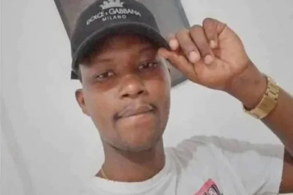 Imagem colorida de Moïse Mugenyi Kabagambe