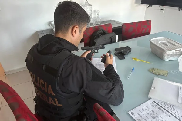 Justiça bloqueia R$ 10 mi de PMs suspeitos de vender armas a bandidos