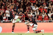 Léo Pereira abriu o placar do jogo aos 19 minutos do primeiro tempo