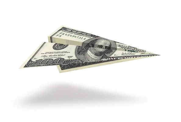Menos desconto: como a compra será feita em menor quantidade, as promoções para compras de vários itens do mesmo produto acabam sendo perdidas Menos desconto: como a compra será feita em menor quantidade, as promoções para compras de vários itens do mesmo produto acabam sendo perdidas