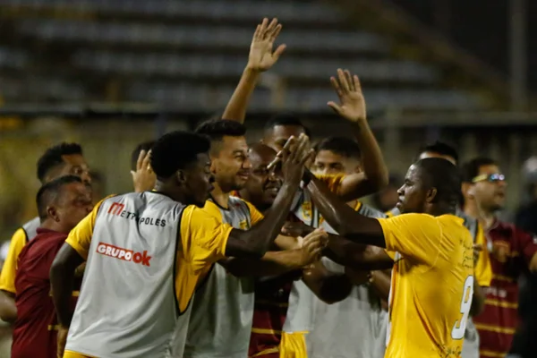 Brasiliense fica no empate em 2 x 2 contra o Samambaia