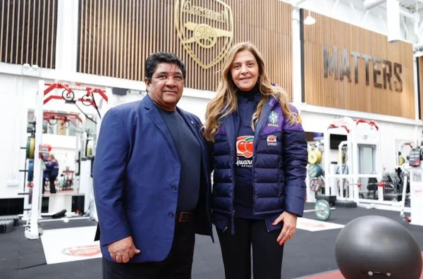 Leila Pereira e Ednaldo Rodrigues posam na Inglaterra