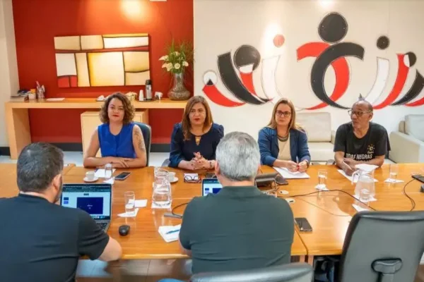 Imagem de reunião entre Nubank e Sindicato dos Bancários - Metrópoles