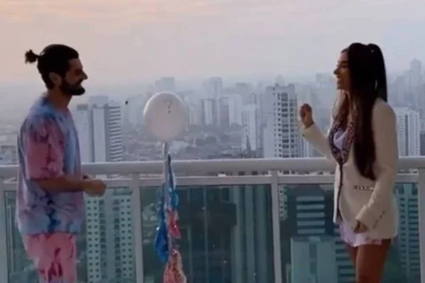 Alok e Romana Novais em chá revelação
