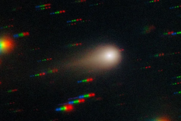 Imagem colorida mostra cometa 3I/ATLAS - Metrópoles