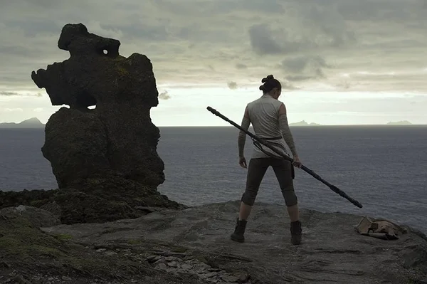 Crítica: “Os Últimos Jedi” usa iconoclastia para revigorar “Star Wars”