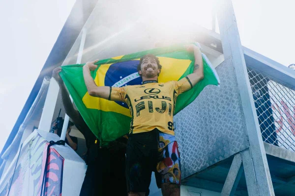 Yago Dora estabelece domínio brasileiro no surfe. Relembre campeões