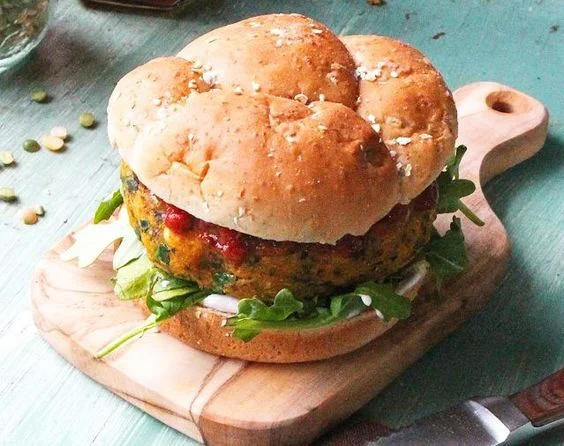 Aprenda a fazer um saboroso hambúrguer vegano