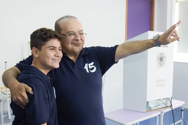 Ibaneis vota e cozinha um galopé para aguardar resultado das eleições