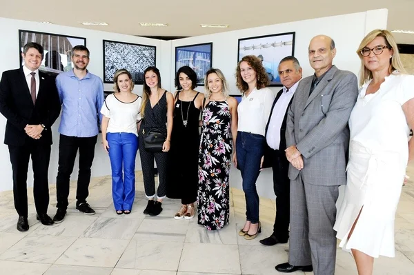 Exposição A Cidade Dança reúne autoridades no Palácio do Buriti