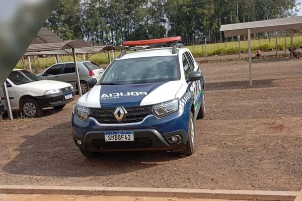 Imagem colorida mostra carro da polícia militar de mato grosso do sul | Metrópoles