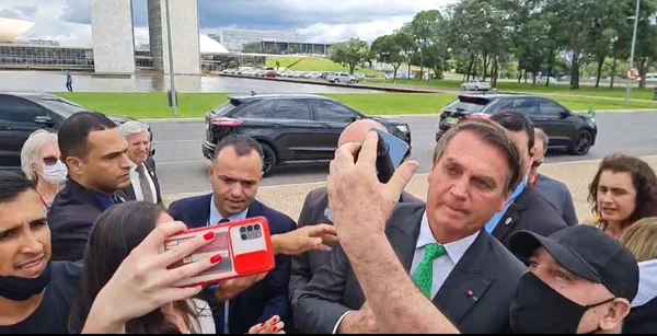 Bolsonaro: quem é contra PEC dos Precatórios não quer “atender pobres”