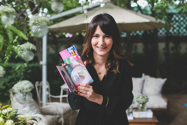 A youtuber Dani Noce lança novo livro interativo