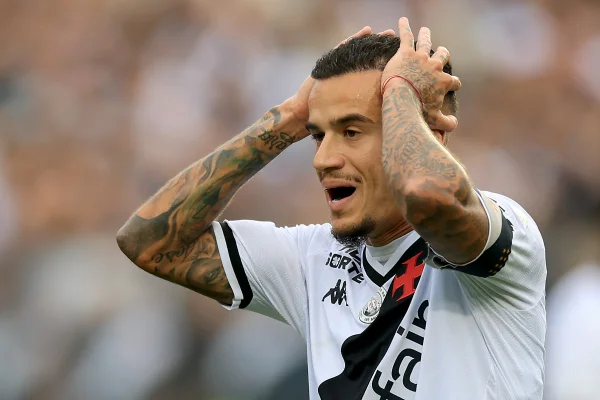 Foto colorida de Coutinho, do Vasco