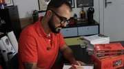 Escritor e roteirista consagrado no campo do suspense, do terror e de crimes, o carioca surpreendeu ao revelar que, ainda que escreva as histórias que escreve, é “medroso”