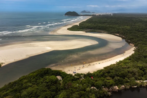 empresário praia nudismo litoral sp