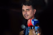Flávio Bolsonaro pretende disputar a reeleição ao Senado em 2026