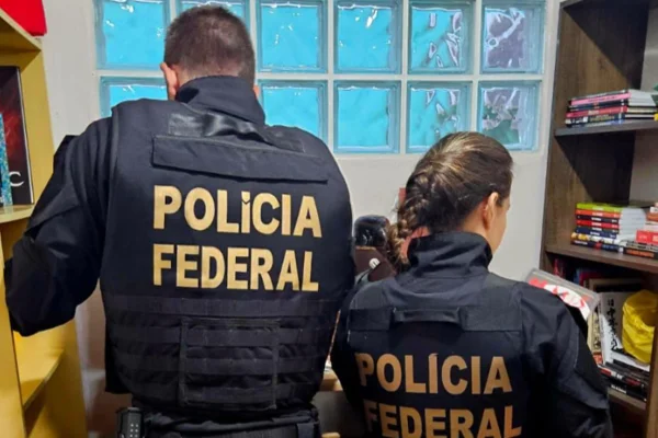 Homem que promovia discurso de ódio e apologia ao nazismo é alvo da PF