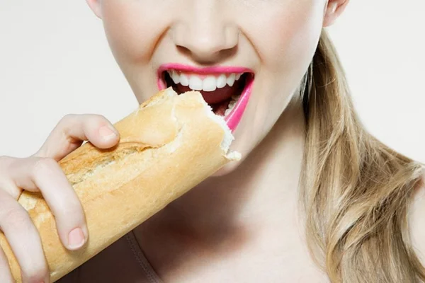 Nutricionistas ensinam a comer carboidrato sem prejudicar a dieta
