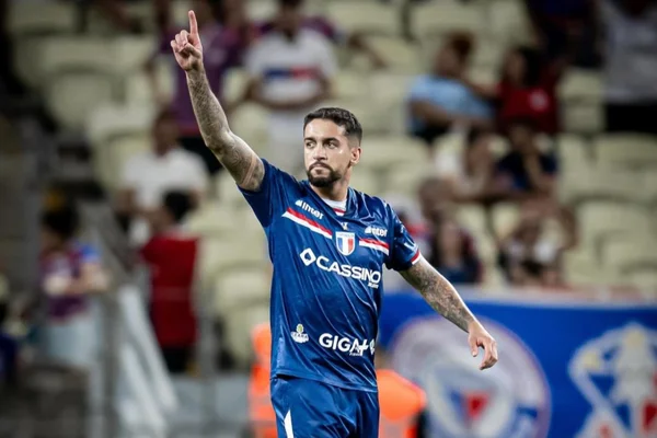 Corinthians acerta retorno de Matheus Pereira após quase 10 anos