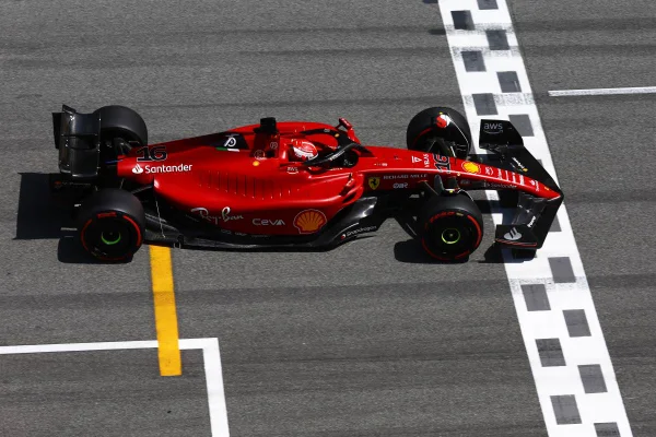 Ferrari domina e Leclerc é o mais rápido no 1º treino do GP da Espanha