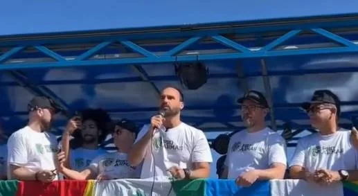 PF analisa fala de Eduardo Bolsonaro, que compara professores com traficantes. Veja vídeo