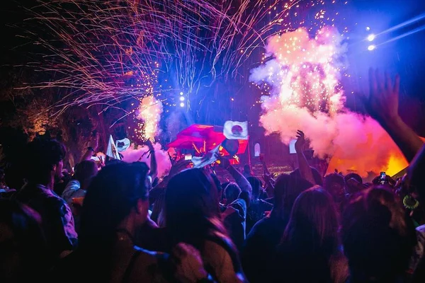 pessoas em uma festa