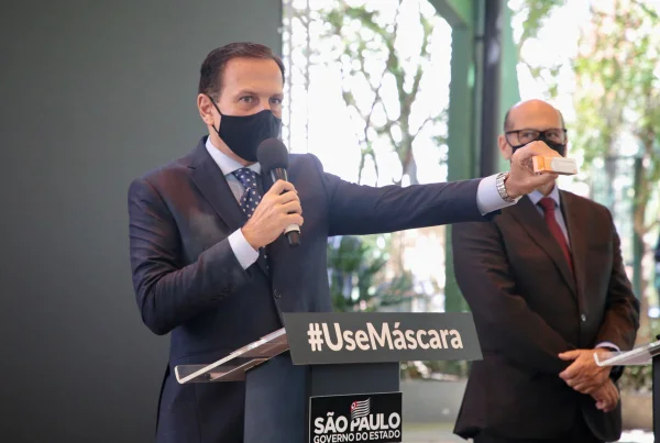 “Causa perplexidade não termos programa nacional de imunização”, critica Doria