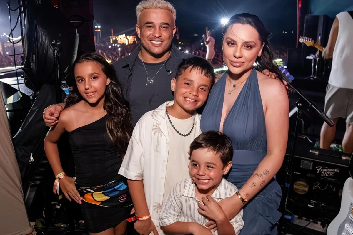 Kauan, dupla de Matheus, Sarah Biancolini e os filhos posam juntos para o Instagram Kauan, dupla de Matheus, Sarah Biancolini e os filhos posam juntos para o Instagram