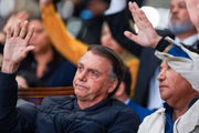 Ex-presidente chorou diante das câmeras na igreja