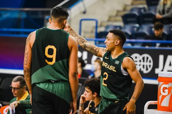 Yago atuando pela Seleção Brasileira de basquete Sub-23 - Metrópoles