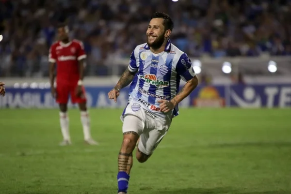 Inter perde para o CSA fora de casa e fica mais longe do G4